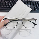 Armação De Óculos Masculino Quadrado Titânio com metal bem leve/8397